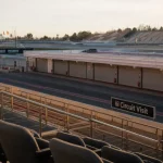 Peut on visiter le circuit de barcelone : tribunes, voie des stands et piste à Montmeló