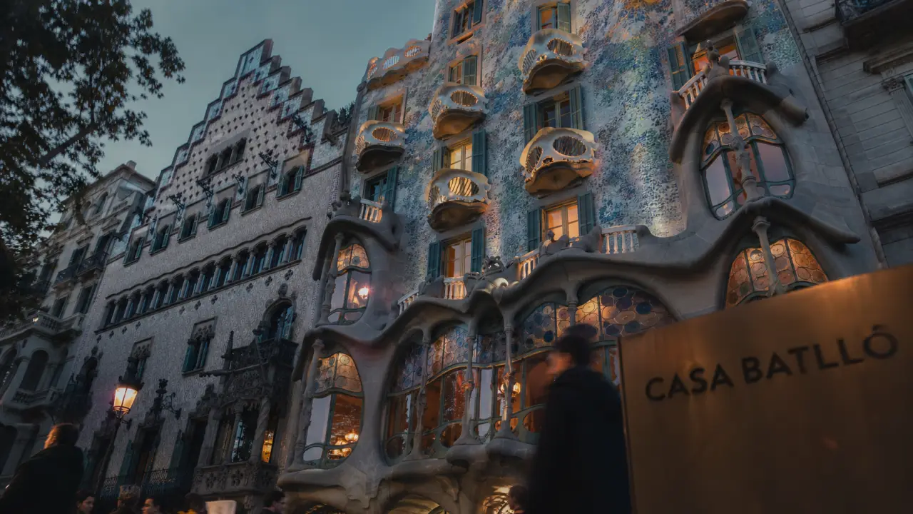 Quelle casa visiter à Barcelone : façade de la Casa Batlló