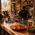 Petit tapas barcelone : patatas bravas et pimientos de Padrón, bar à tapas à Barcelone